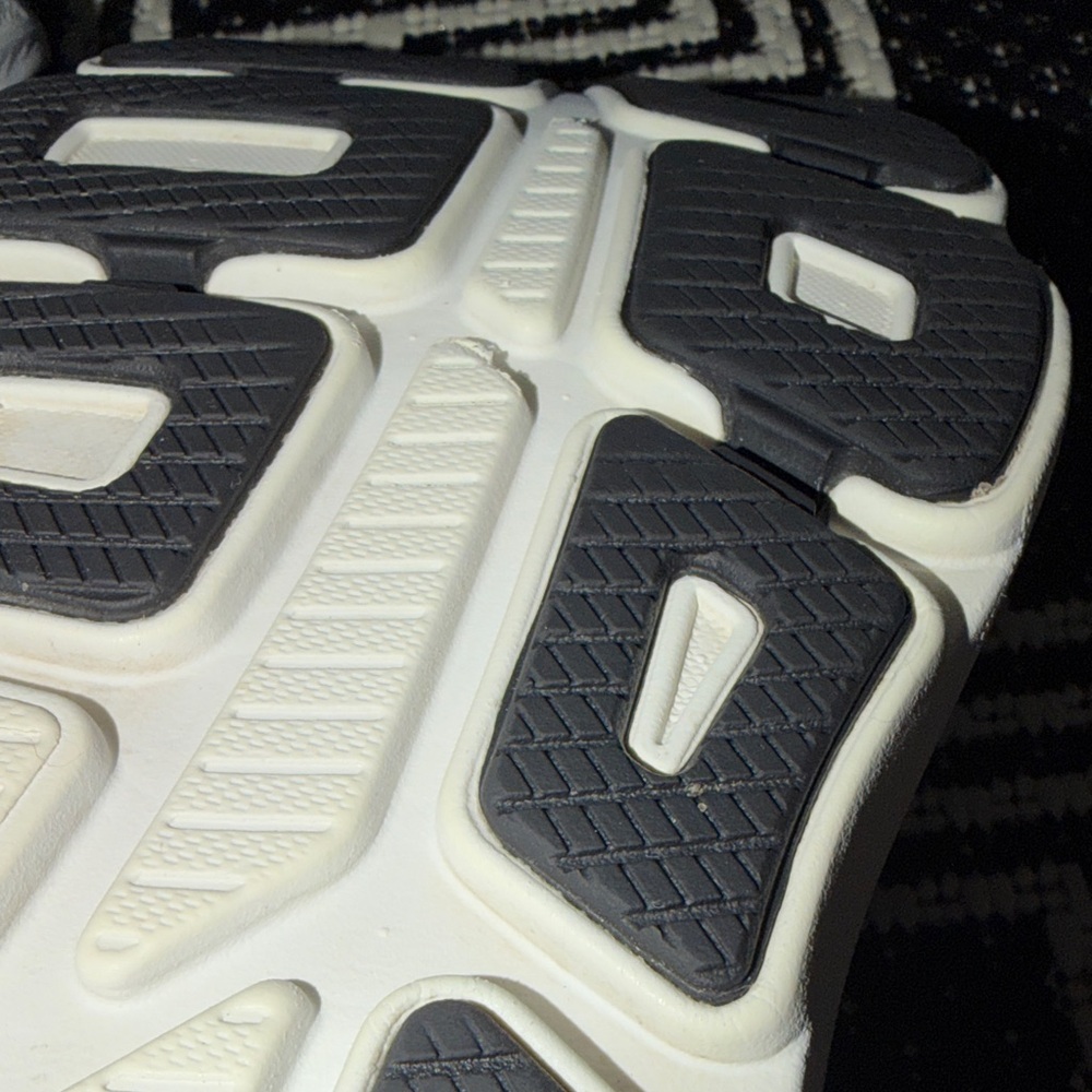 HOKA Black and White Running Shoes Bondi 9, Women’s 8.5B EUC - Picture 8 of 11